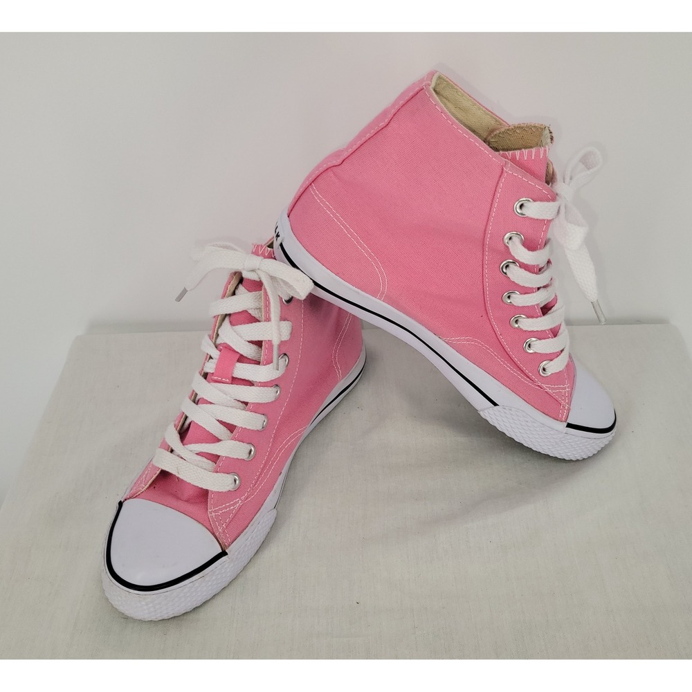 Airwalk Legacee‎ Pink Canvas High Top Sneakers Youth Size 4 Skater Shoes